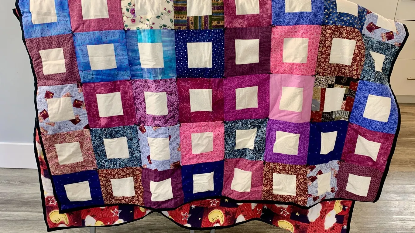 Hand Crafted Quilt, Twin Size. Cotton Top & Flannel/Soft Cotton Inside – NEW