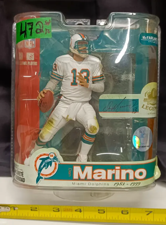 Legends - Dan Marino - Miami - Series 3
