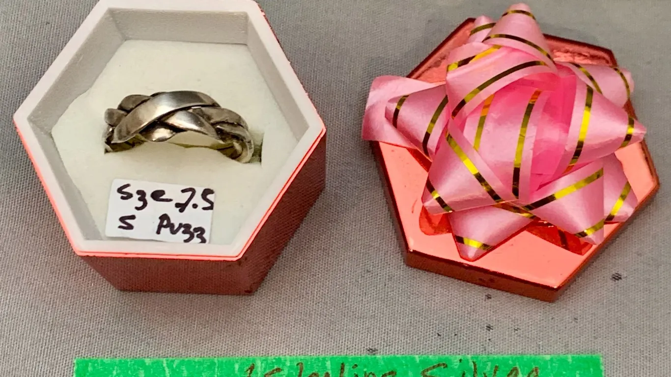 Vintage Sterling Silver “925” Puzzle Ring in Box – Size 7.5