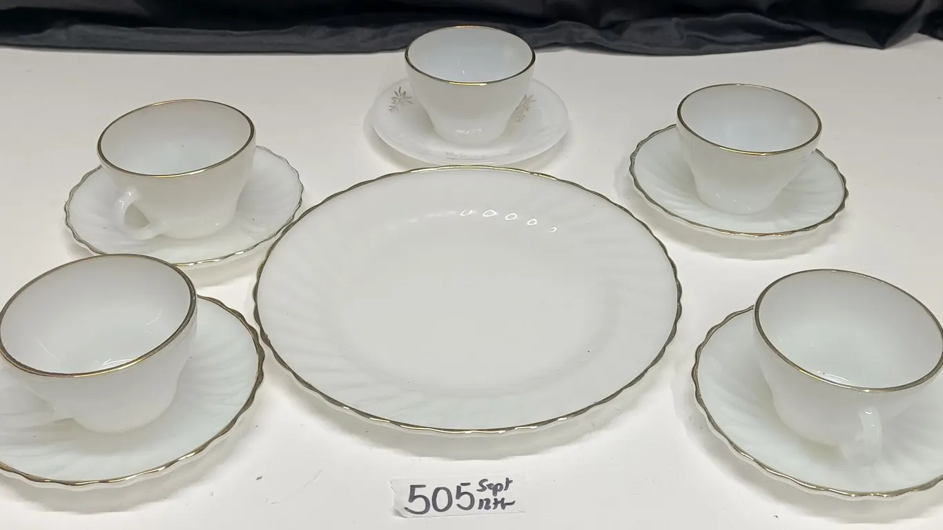 Fire King- Anchor Hocking - 5 cups & 5 saucer, Dinner Plate (Oven Proof)