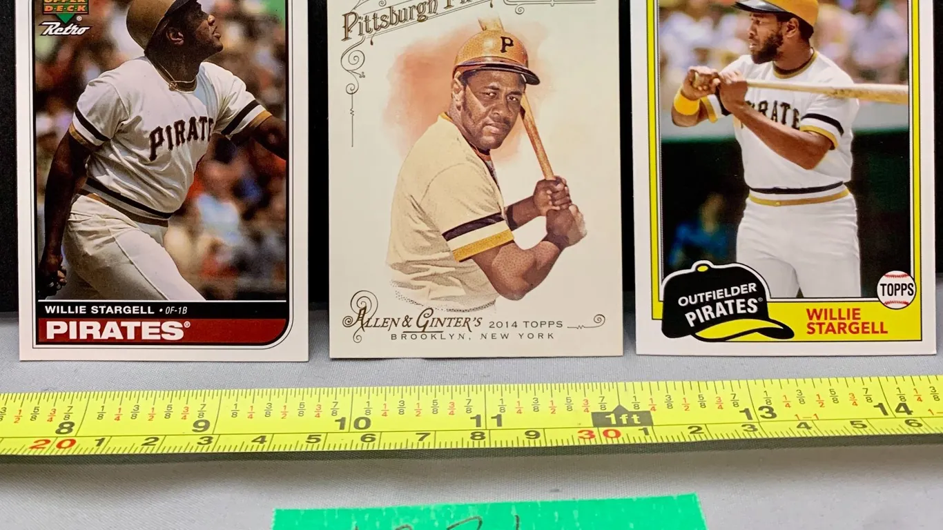 (3) Willie Stargell Baseball Cards