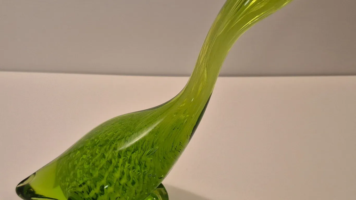Green Altaglass art glass duck w/label, no damage, 9 inches tail to beak