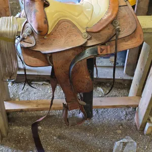 Leather Western Rawhide Horse Saddle, 16”