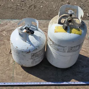 (2) Propane Tanks (20L & 30L) – Empty