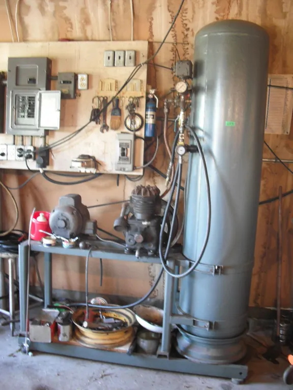 large air compressor - buyer responsible for removal