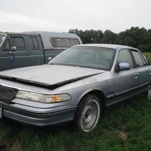 1994 Ford Crown Vic LX VIN: 2FALP74W1RX191867