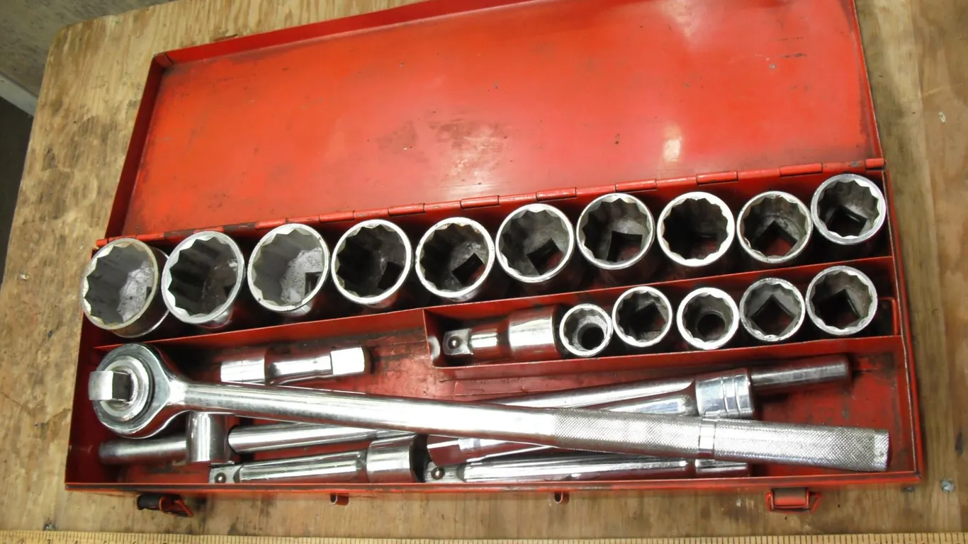 3/4 drive socket set w/ extensions - 7/8" to 2"