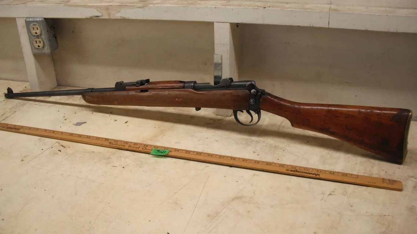 .303 1942 SHT. II rifle (no bolt or magazine) SER: 522 *PAL Required*