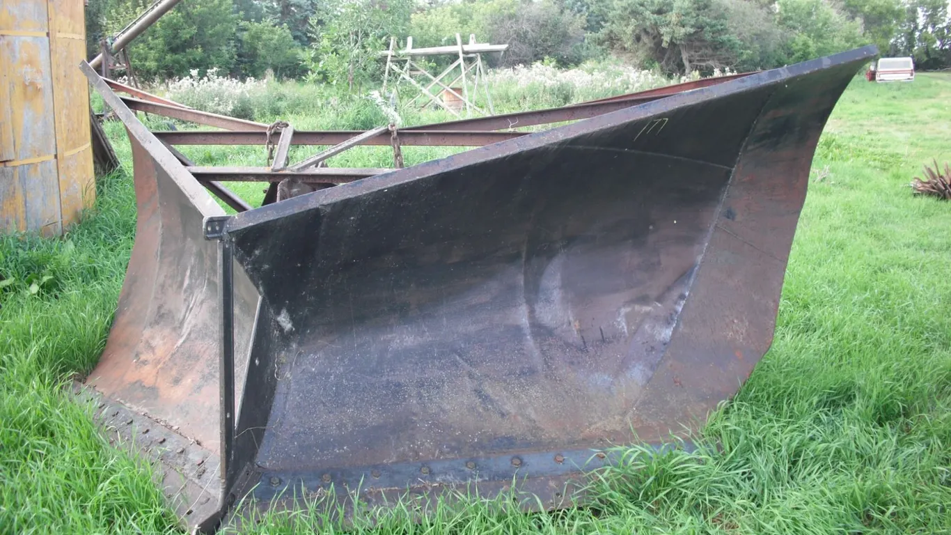 V-Plow - Fits Case 930, 13ft across, blade total length 18ft