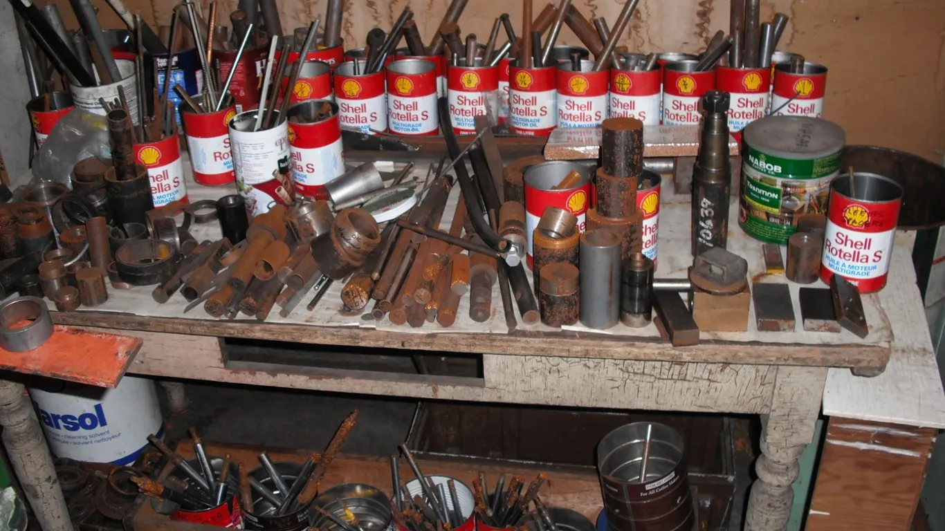 huge lot of metal parts - shafts, pipes, etc.