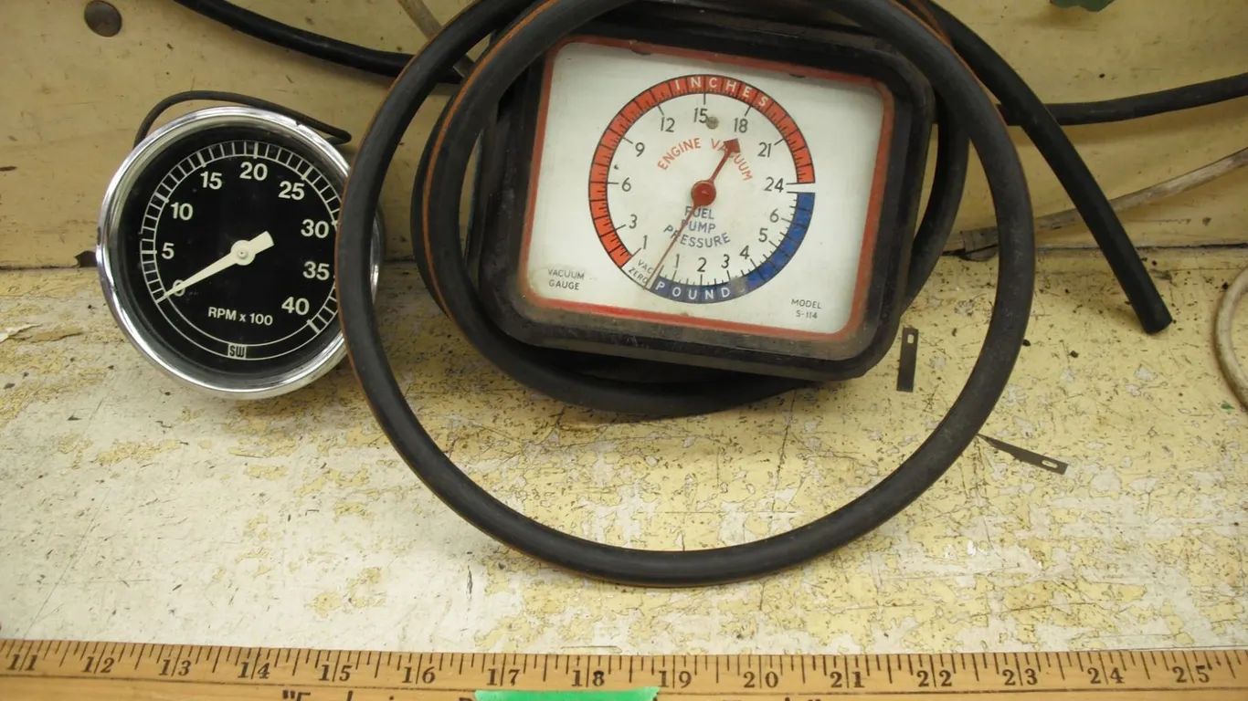 engine vacuum gauge & rpm gauge