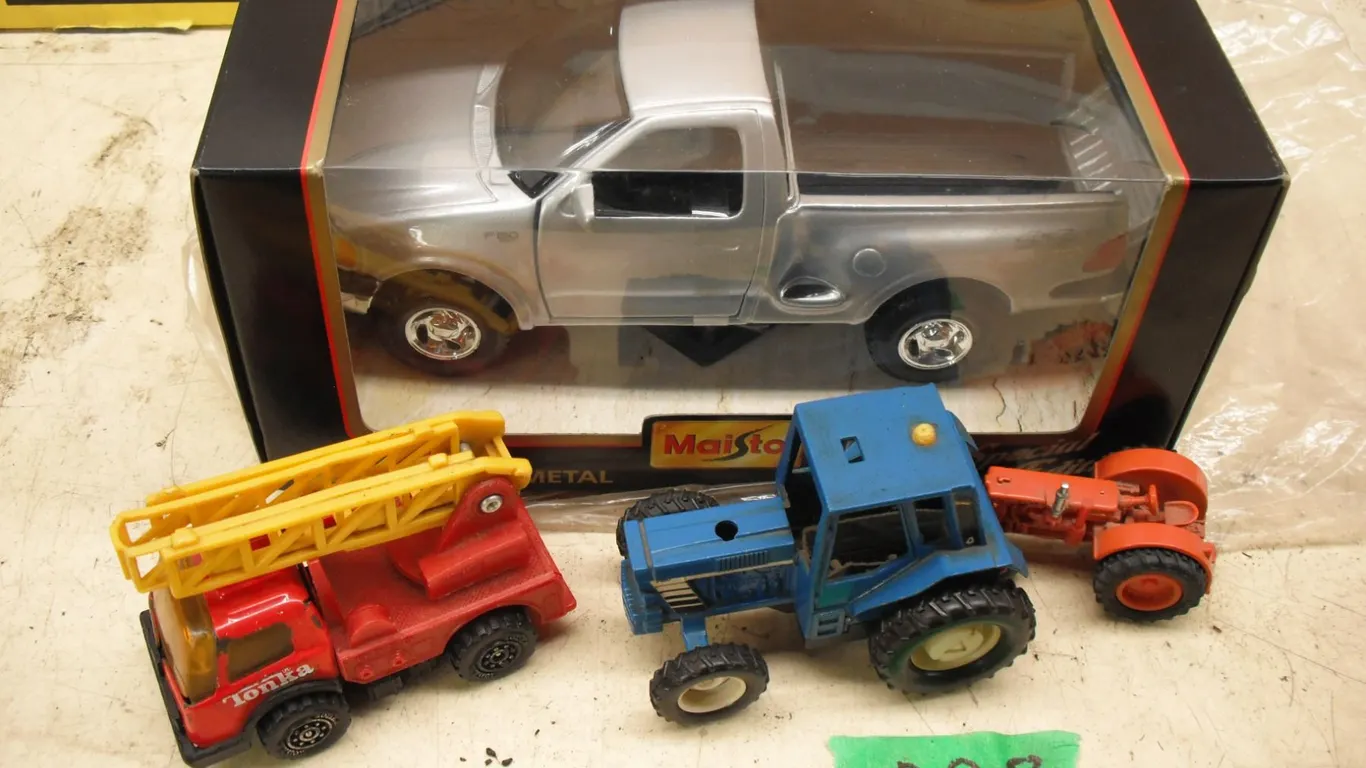Maisto 1:26 diecast F150 in box, ERTL tractor, Tonka firetruck & 3180 tractor