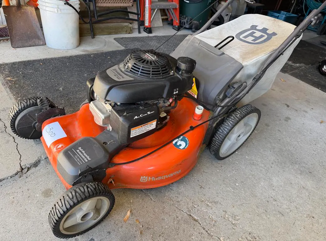 Husqvarna HU 700F Auto Drive Gas Lawn Mower