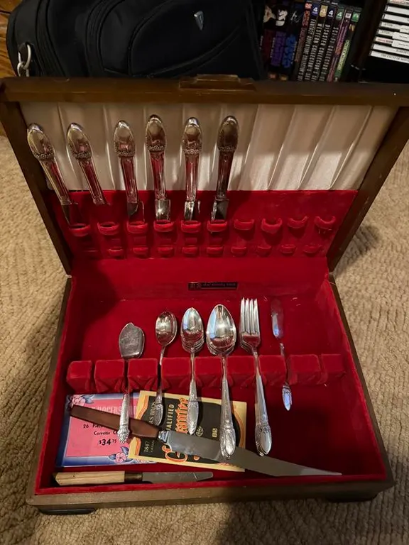 Rogers Silver Plated Cutlery Chest (Partial Set)