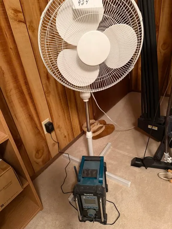 Makita Radio and Floor Fan