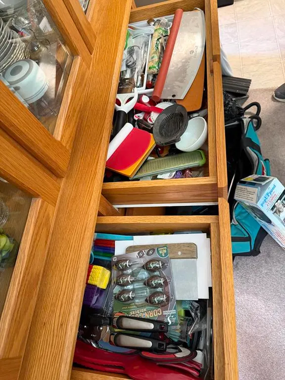 Can Opener, Kitchenware & Household (2 Drawer Levels)