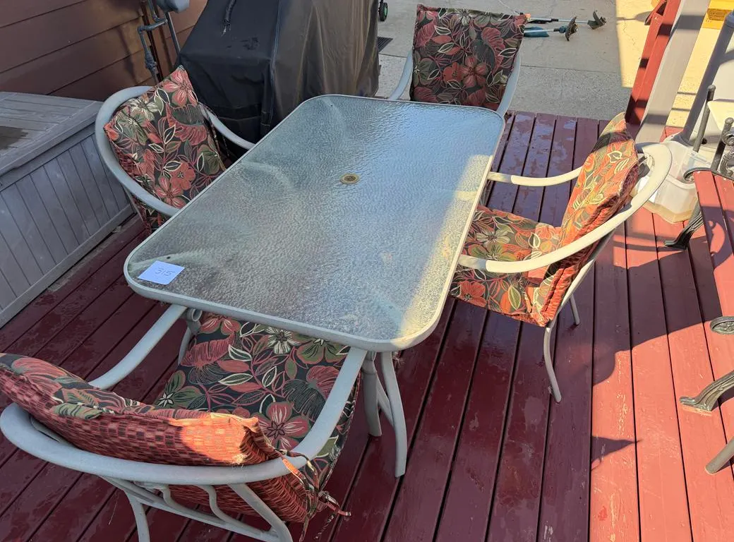 Patio Table and (4) Chairs and Cushions