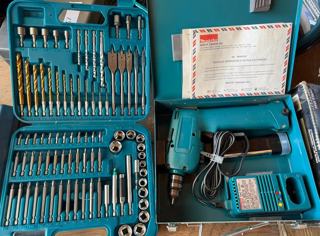 Makita Electric Driver and Drill/Driver Set