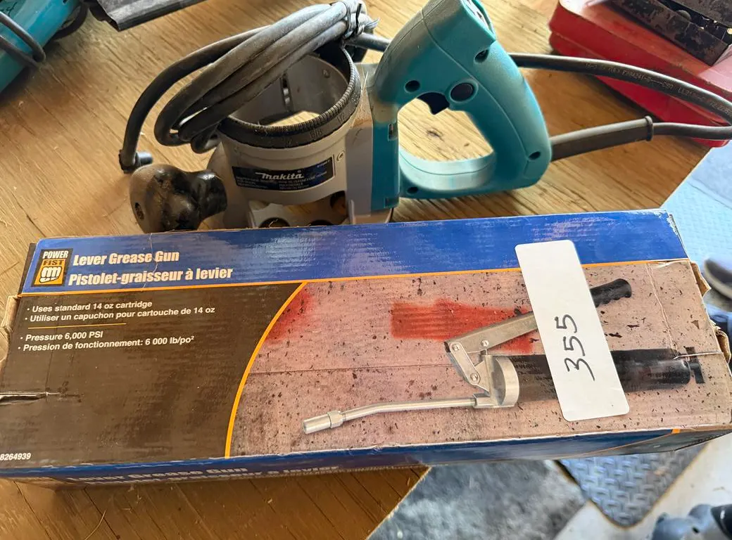 Lever Grease Gun and Makita Part
