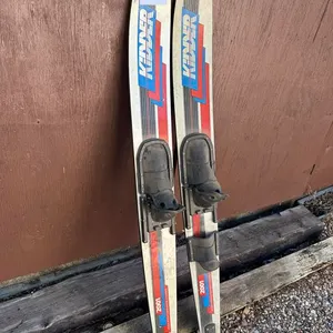 Kidder 2001 Pair of Water Skis