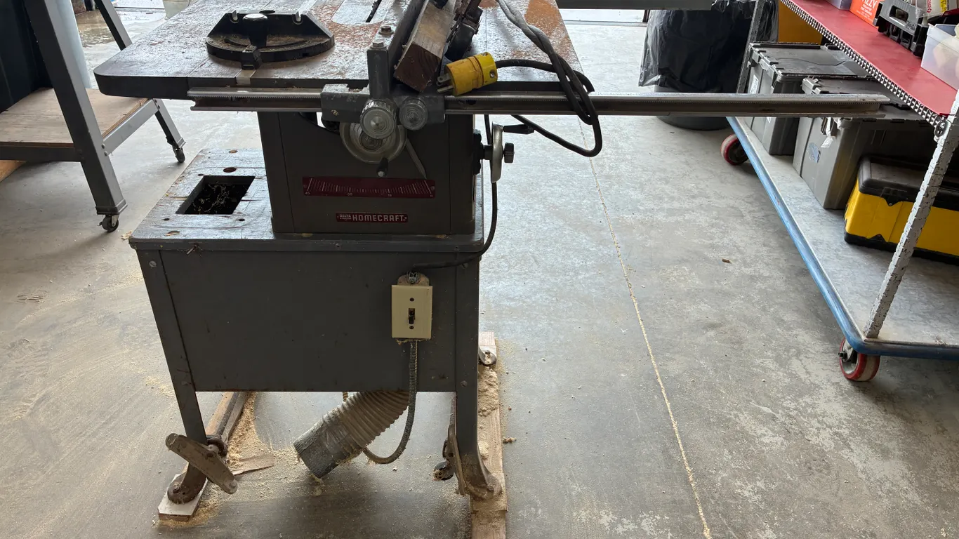 Delta Homecraft Table Saw