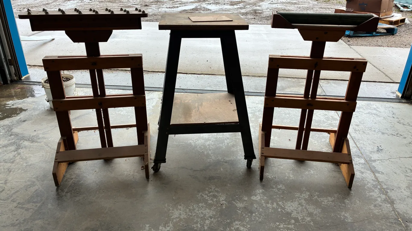 (3) Stands