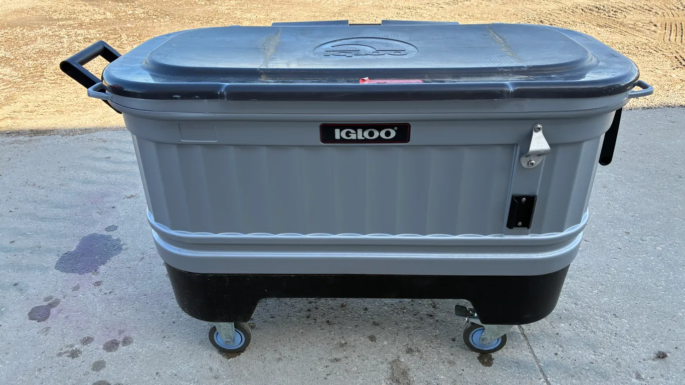 Igloo Cooler on Wheels