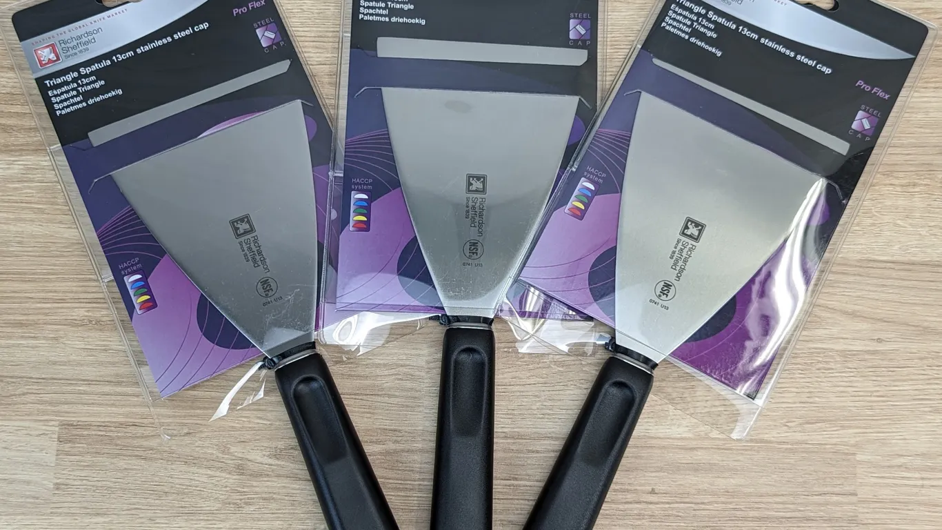 RICHARDSON SHEFFIELD PRO FLEX 5" TRIANGLE SPATULAS - LOT OF 3 - NEW