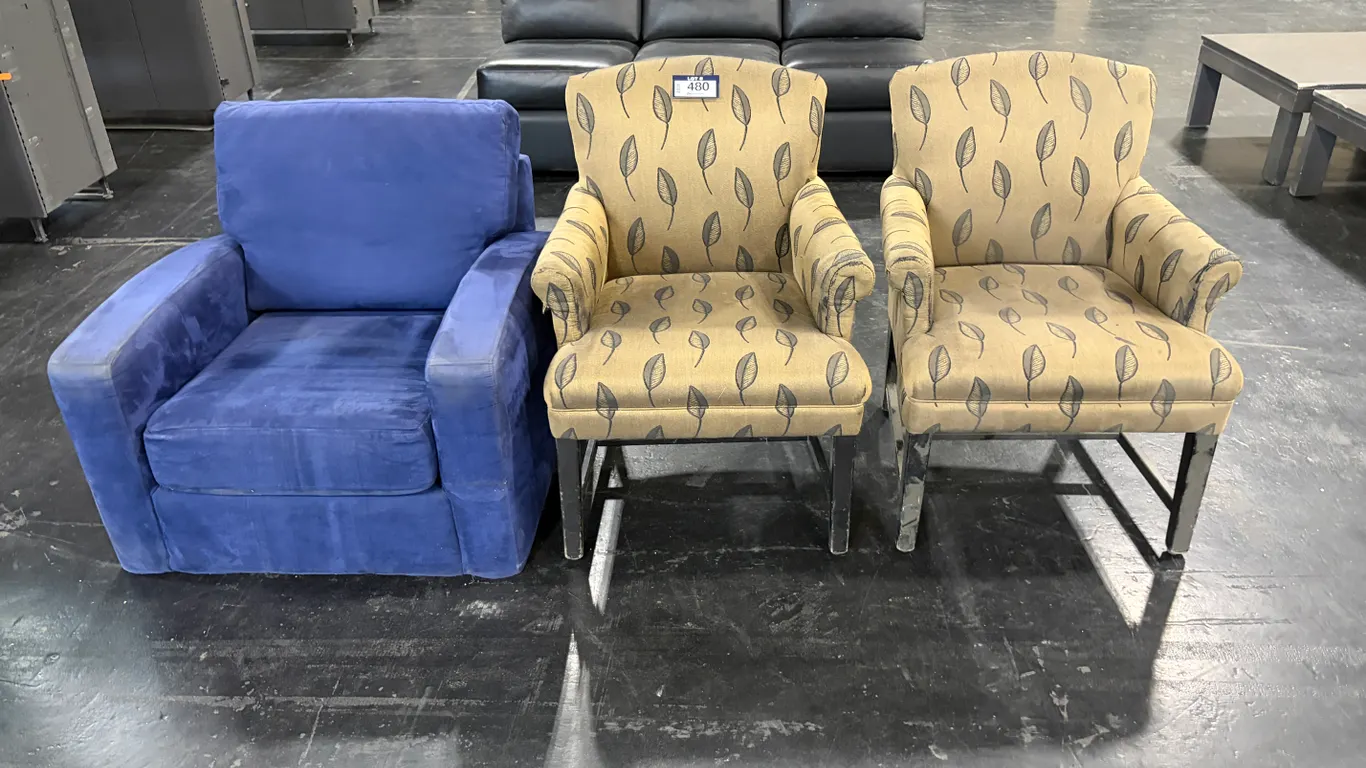 LOT OF (3) ASSORTED UPHOLSTERED LOUNGE CHAIRS