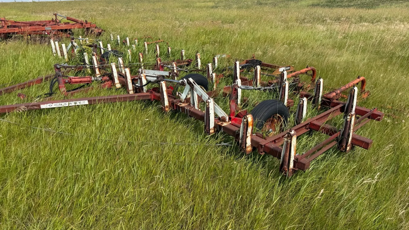 Vibrashank Cultivator w/ 3 Bar mulch Bars **THIS LISTING FOR ADVERTISING PURPOSES ONLY - NO WEBCAST BIDDING AVAILABLE - SOLD LIVE ON-SITE ONLY**