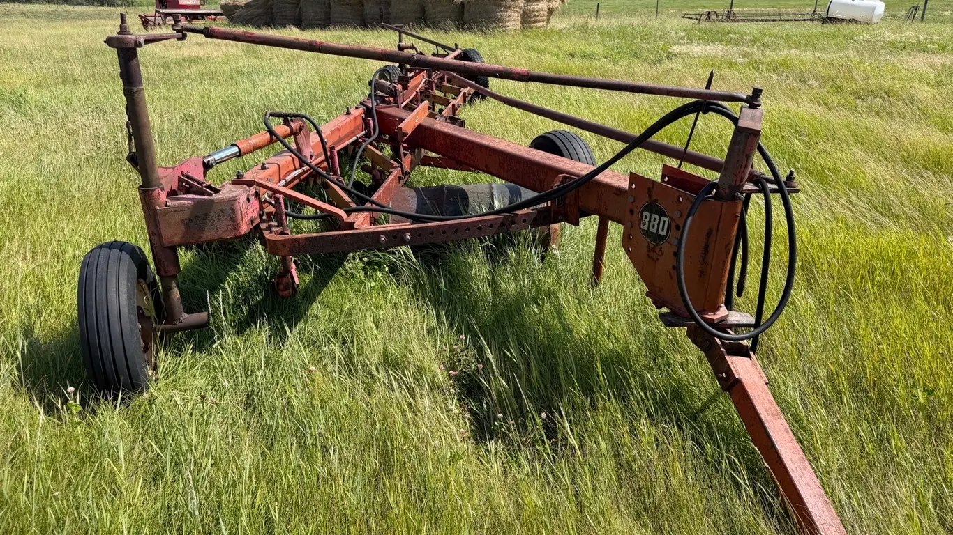 Massey Ferguson 880 8 btm Plow w/ Colters **THIS LISTING FOR ADVERTISING PURPOSES ONLY - NO WEBCAST BIDDING AVAILABLE - SOLD LIVE ON-SITE ONLY**