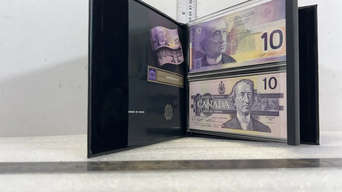 Royal Canadian Mint Set $10 Bill Collection 1986-2001, approx. 8 x 5" *Unreserved*