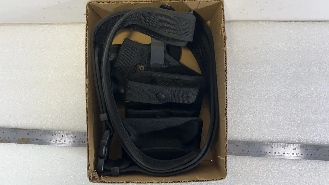 1 - Box of Tactical Belt and Pouches, approx. 40" *Unreserved*