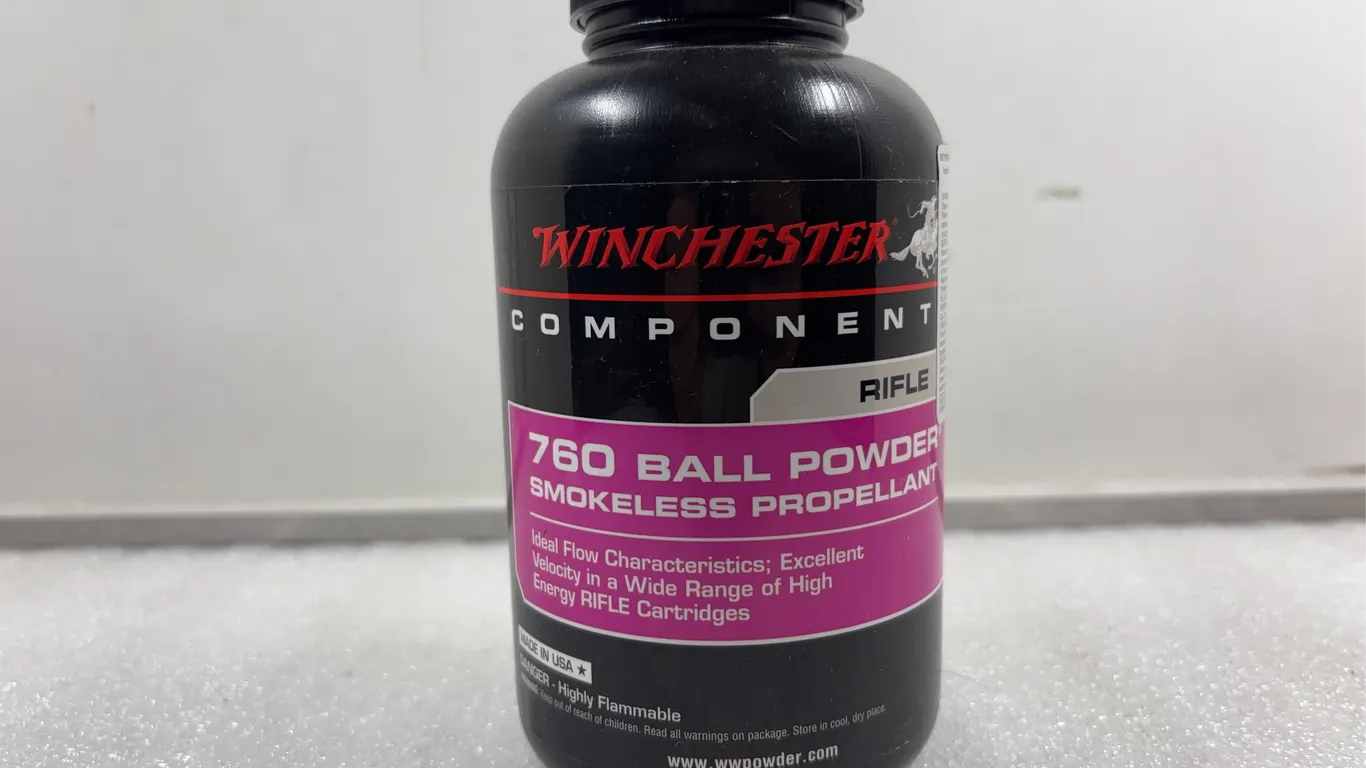 1 - Bottle Winchester Component Rifle Smokeless Propellant Approx. 454 grams ( 1 LB ) *Unreserved*