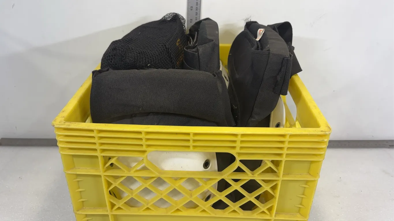 1 - Box of Knee Pads, approx. 2 Pairs *Unreserved*