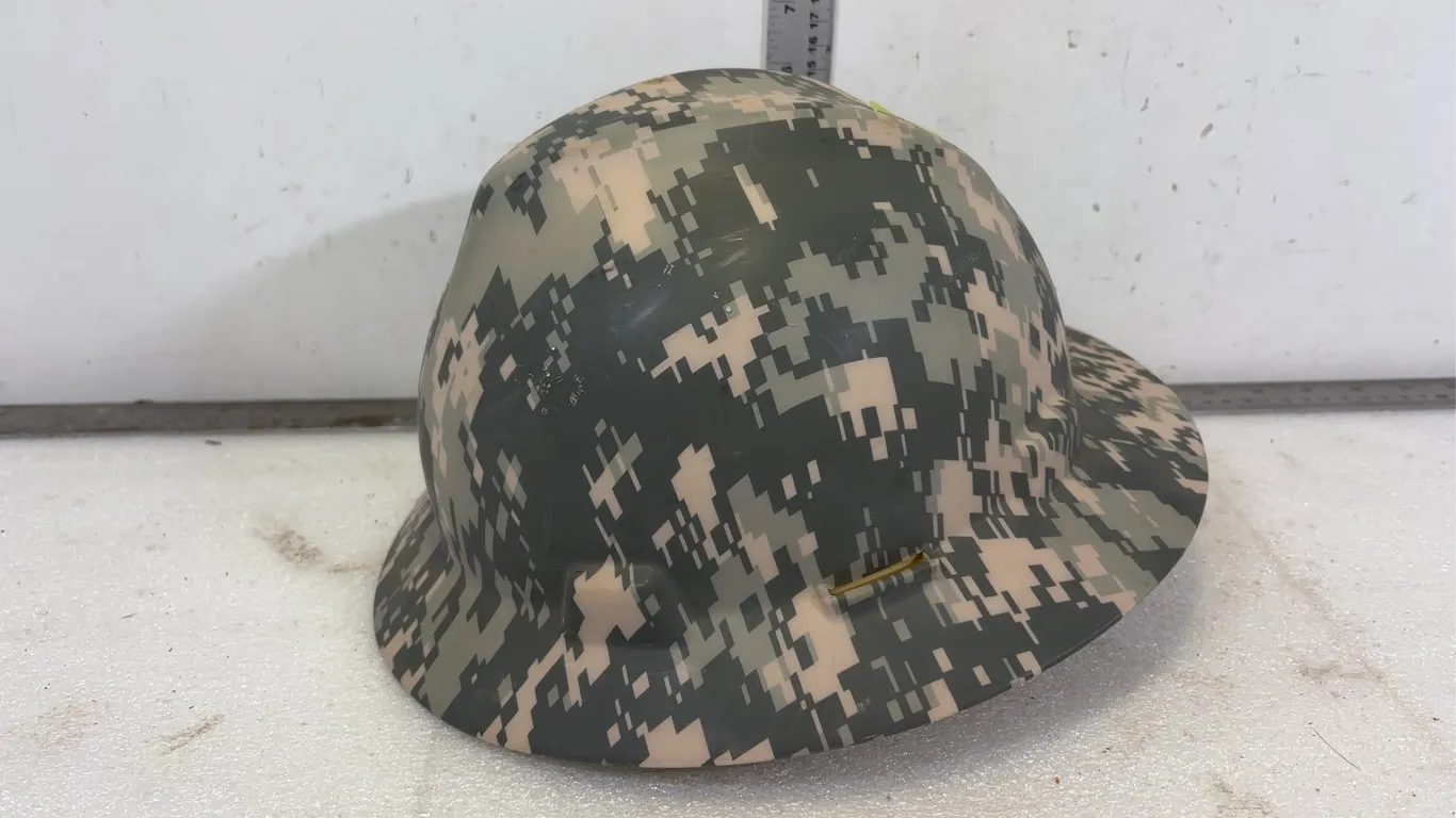 Hard Helmet, Camo *Unreserved*
