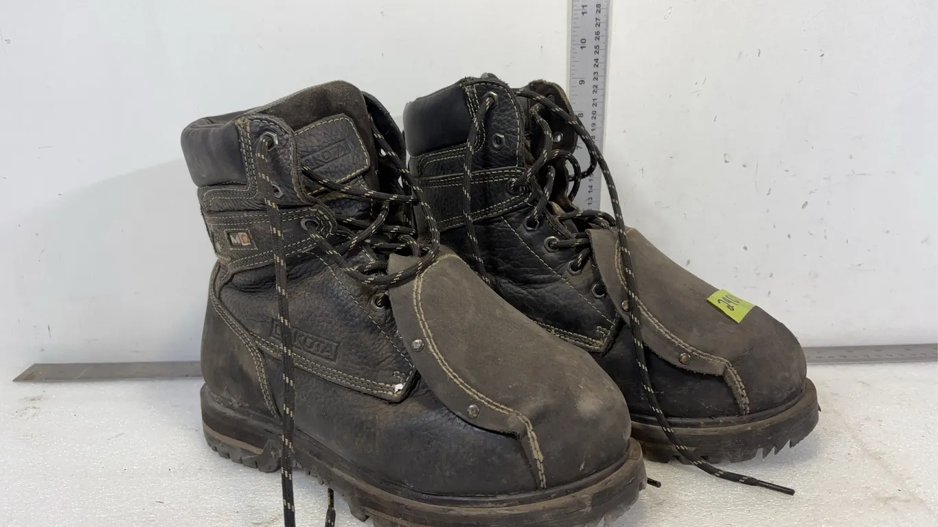 Dakota Safety Boots, Size 10 *Unreserved*