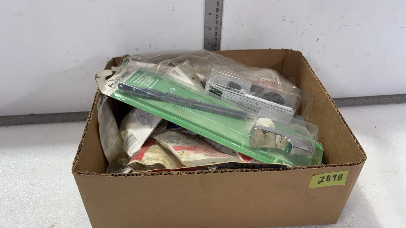 1 - Box of Plumbing Fittings and Pieces, approx. 49 pce *Unreserved*