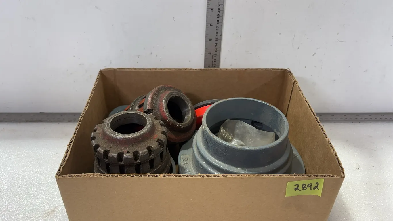 1 - Box of Assorted Floor Cleanout Body/Drain Housings, 2 Large Pipe Threaders approx. 7 pce *Unreserved*