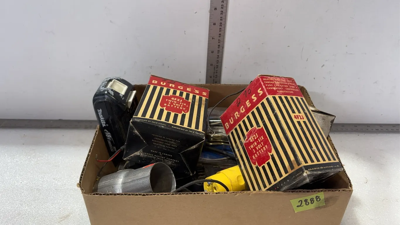 1 - Box of Assorted Electrical Parts, approx. 18 pce *Unreserved*