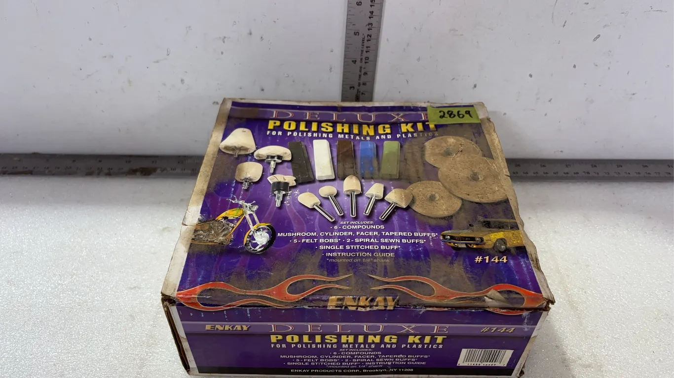 Deluxe Polishing Kit for Metals and Plastics, approx.12 pce *Unreserved*