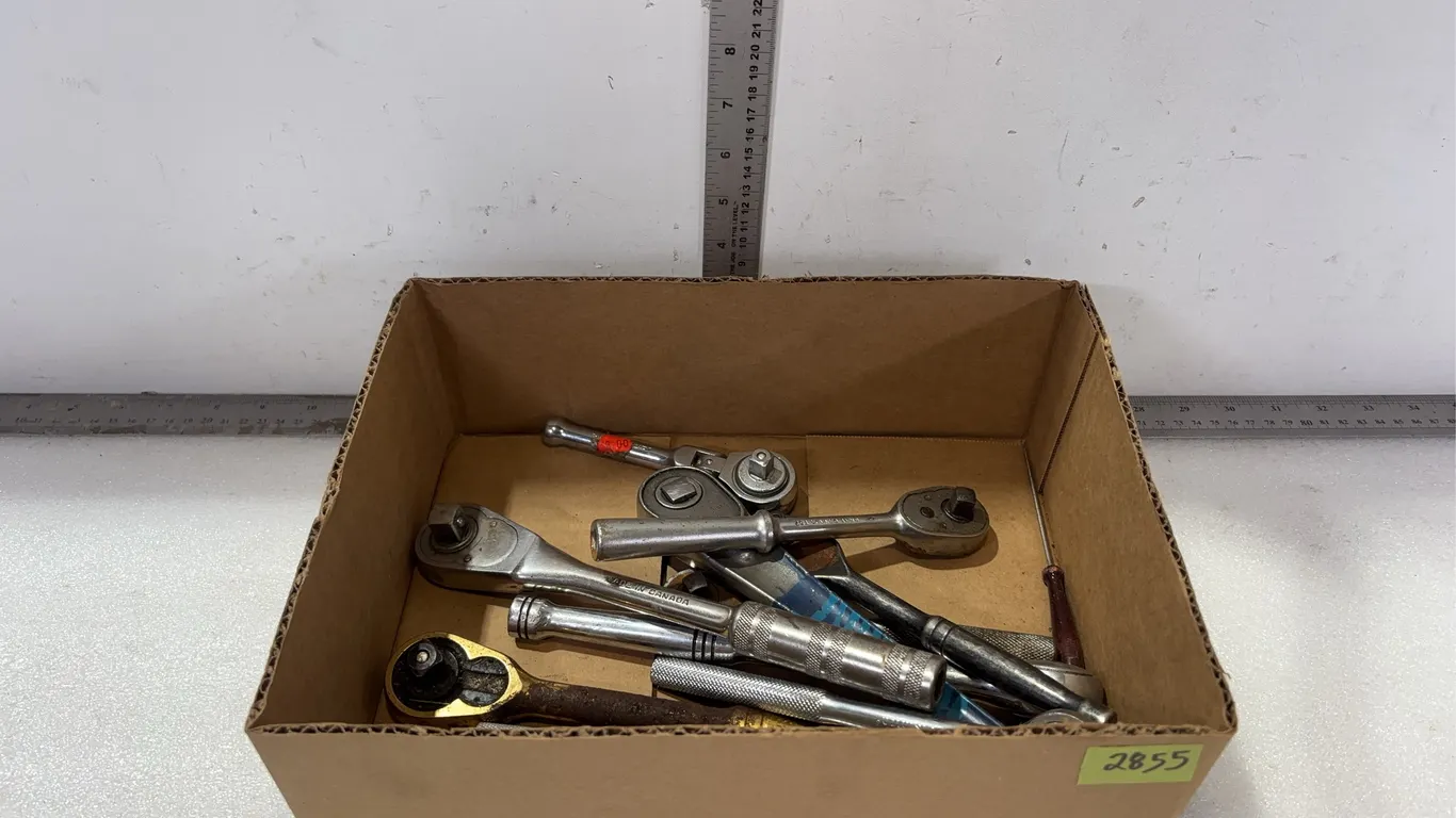 1 - Box of Assorted Tools, approx. 11 pce, 3/8" and 1/2" Ratchets *Unreserved*