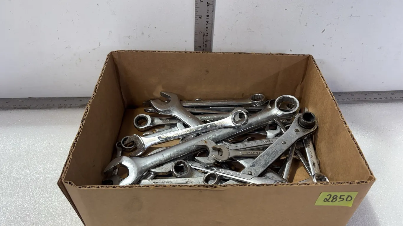1 - Box of Assorted Imperial & Metric Wrenches, approx. 39pce, Imperial and Metric *Unreserved*