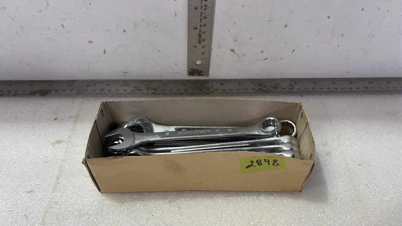 1 - Box of 16mm Wrenches, approx. 10 Units *Unreserved*