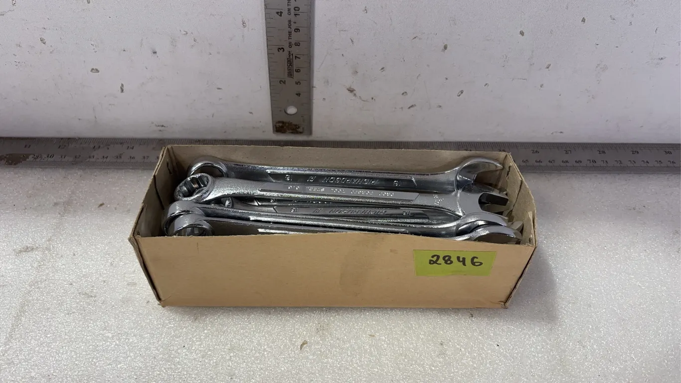 1 - Box of 16mm Wrenches, approx. 10 Units *Unreserved*