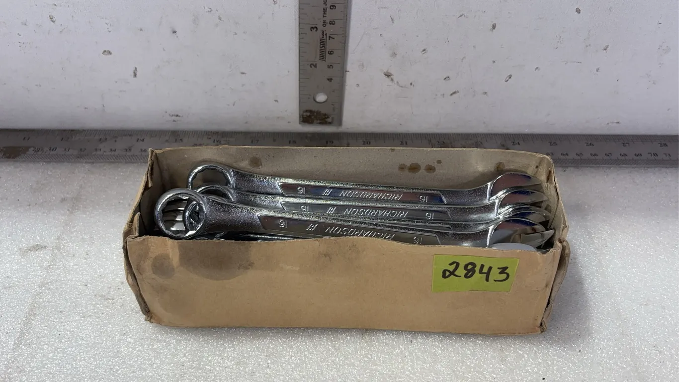 1 - Box of 16mm Wrenches, approx. 10 Units *Unreserved*