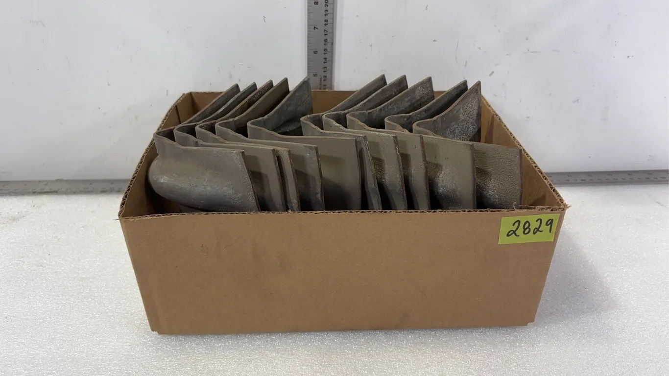 1 - Box of Steel Angle Brackets, approx. 10 Units*Unreserved*