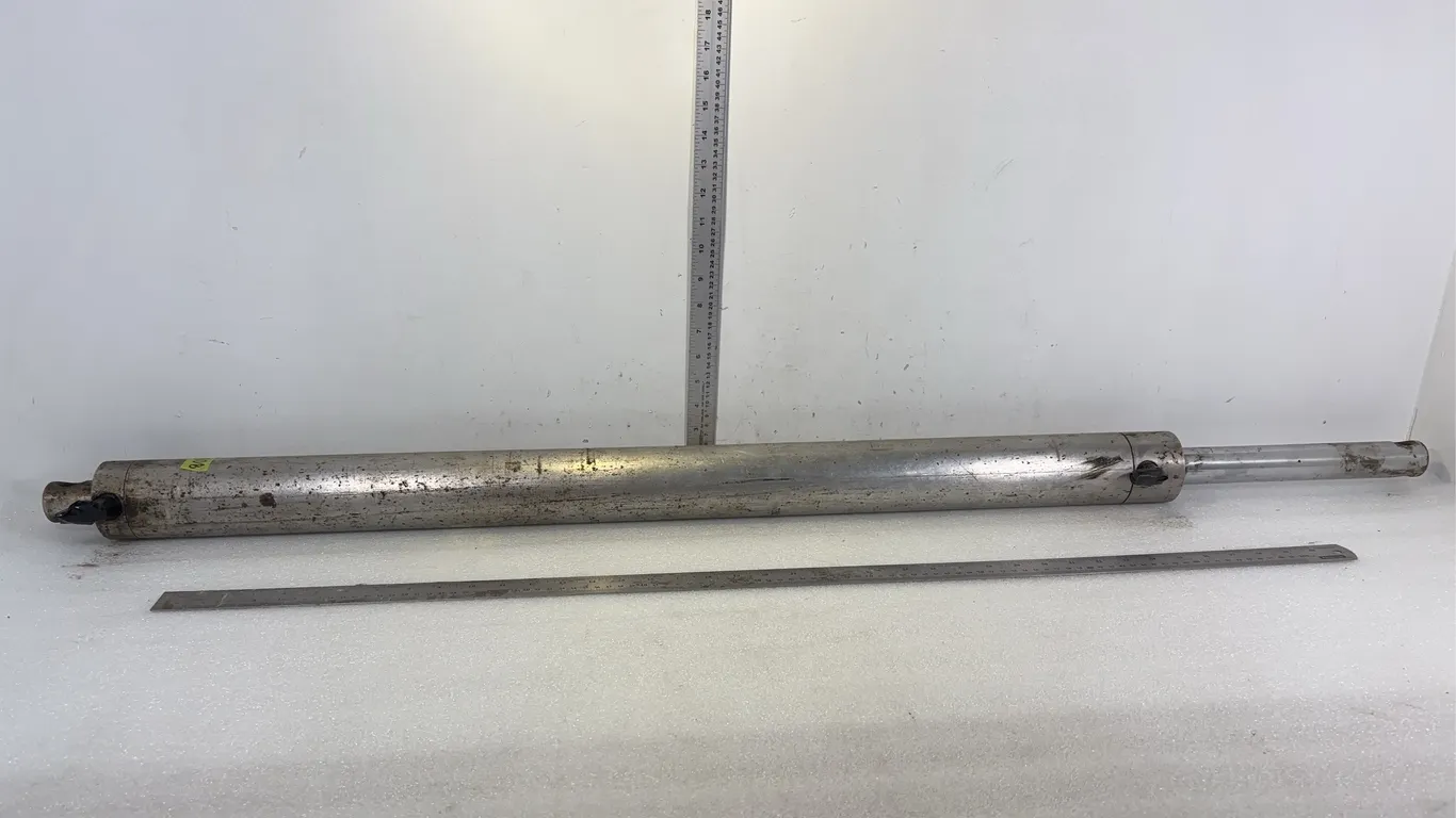 Hydraulic Ram, approx. 56" in Length *Unreserved*