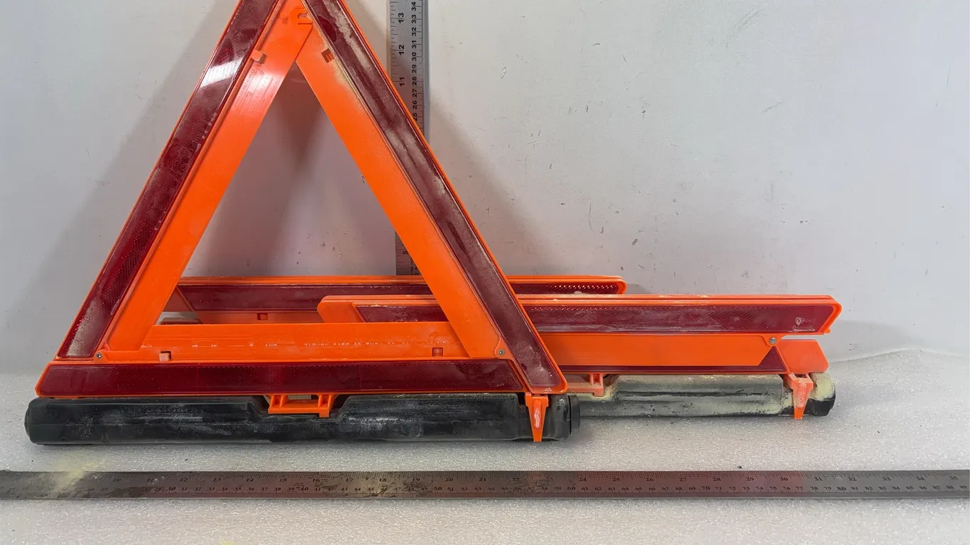 Triangle Warning Road Kit, approx. 5'' x 19" *Unreserved*