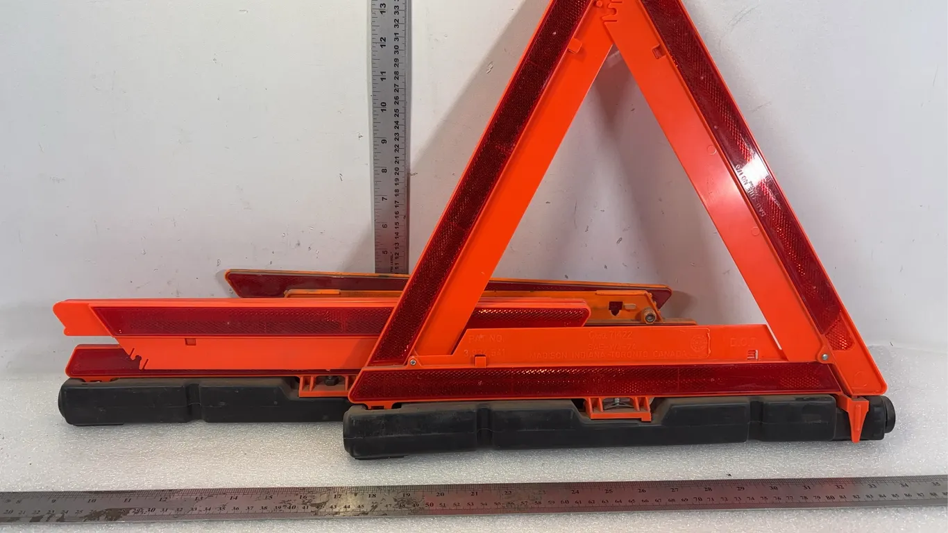 Triangle Warning Road Kit, approx. 5'' x 19" *Unreserved*